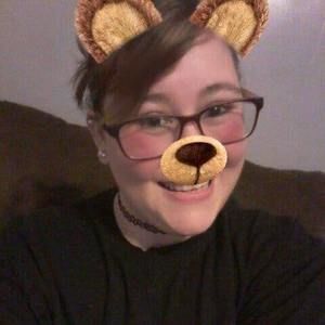 Meet your Posher, Caitlin